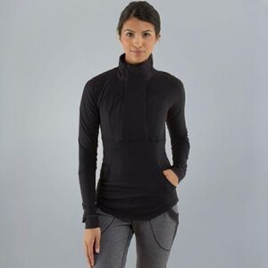 Lululemon Base Runner 1/2 Zip in Black